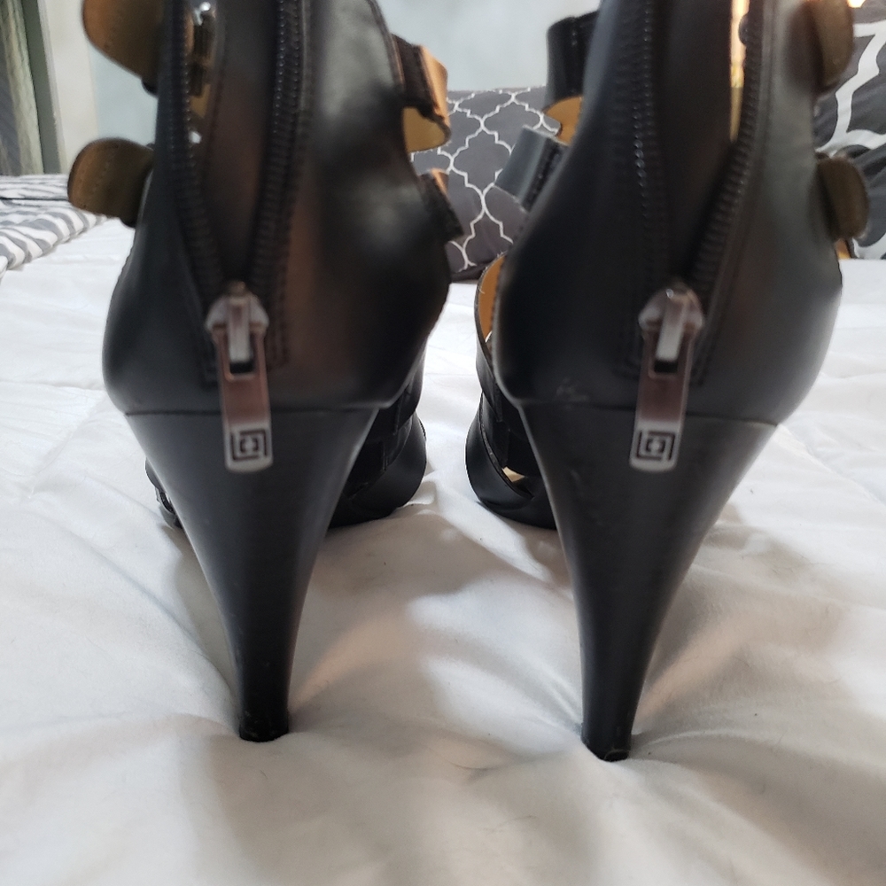 Liz Claiborne high heel sandals - Picture 8 of 9